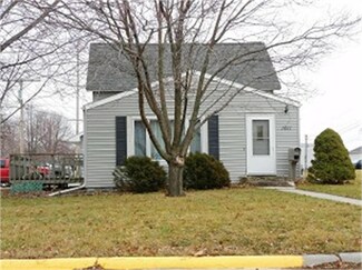 1611 8th St, Nevada, IA 50201