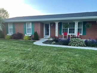 700 E Old Orchard Ln, Connersville, IN 47331