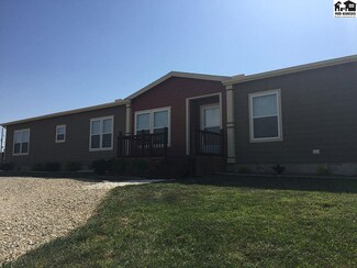 109 Country Side Dr, Inman, KS 67546