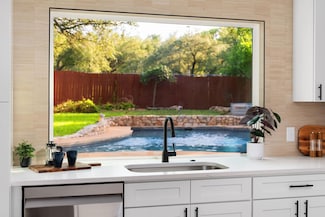 6903 Narrow Oak Trail, Austin, TX 78759