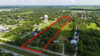 1102 N Battlebell Rd, Highlands, TX 77562