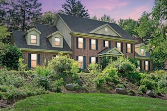 120 Monastery Hill Dr, Oconomowoc, WI 53066