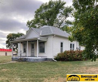 305 S 14th St, Wymore, NE 68466