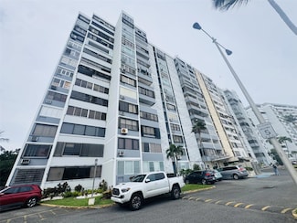 Laguna Gardens Laguna Unit 4E, Carolina, PR 00979