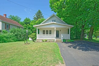 303 Speigletown Rd, Troy, NY 12182