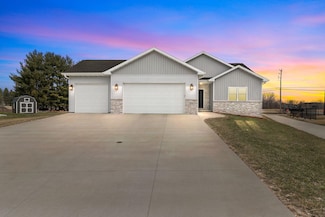 2570 W Fallen Oak Dr, Appleton, WI 54913