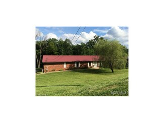 254 Mountain Dew Dr, Williamstown, WV 26187
