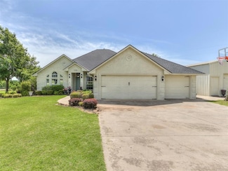 708 Grandview Rd, Tuttle, OK 73089
