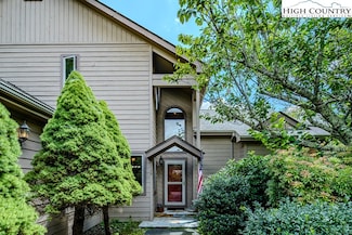 125 Grassy Knoll Way, Blowing Rock, NC 28605