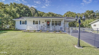 116 Smalling St, Hampton, TN 37658