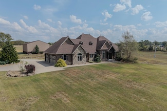 4548 N Farm Road 249, Strafford, MO 65757