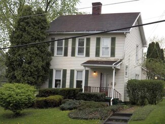 314 E Market St, Mercer, PA 16137