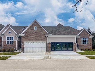2201 Chase Dr Unit 100, Hartland Township, MI 48855