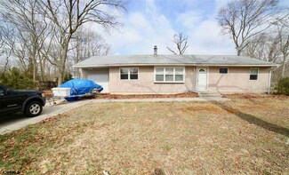407 S Donna Dr, Egg Harbor City, NJ 08215