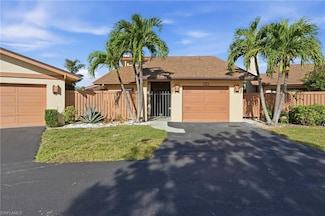 6431 Royal Woods Dr, Fort Myers, FL 33908