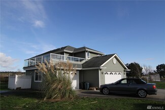 1540 Ocean View Ln, Point Roberts, WA 98281