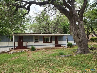 520 Royal Oak Dr, Canyon Lake, TX 78133