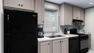 855 W Jefferson St Unit 26, Grand Ledge, MI 48837