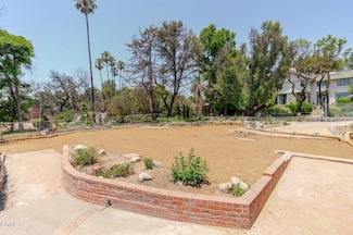 238 E Mendocino St, Altadena, CA 91001