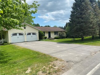 147 Paris Rd, New Hartford, NY 13413