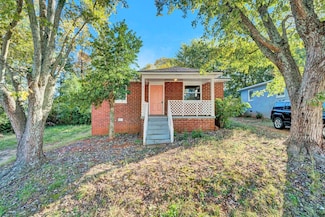 5 Yellowstone Dr, Greenville, SC 29617