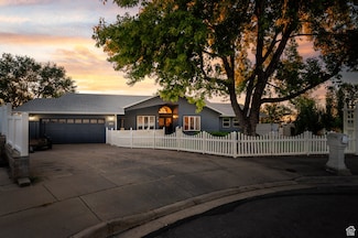 683 Hillside Oak Cir, North Salt Lake, UT 84054