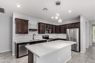7423 S 28th Place, Phoenix, AZ 85042