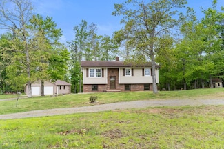 798 Edmonds Rd, Galax, VA 24333