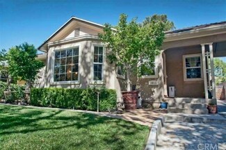1611 W Riverside Dr, Burbank, CA 91506