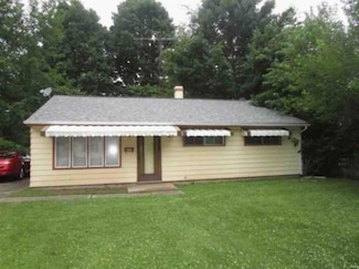 1247 Dennis Dr, South Bend, IN 46614