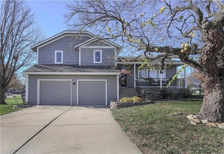 512 S Silver Top Ln, Raymore, MO 64083