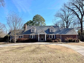 1058 Dixie Ave, Florence, AL 35630