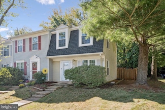 33 Devon Ct, Sterling, VA 20165