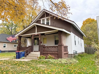 4 Elmwood St NW, Grand Rapids, MI 49505