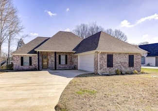 4217 Lee Rd, Vicksburg, MS 39180