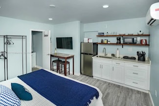 1647 NW 29th Ave Unit 4, Miami, FL 33125