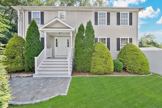 1854 Chopsey Hill Rd, Bridgeport, CT 06606