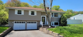 89 Cypress Dr, Swansea, MA 02777