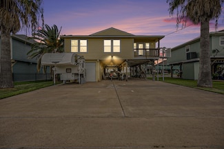 119 Sand Shoals Rd, Freeport, TX 77541