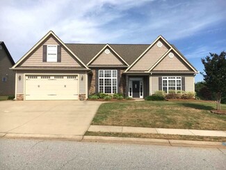104 Dewfield Ln, Boiling Springs, SC 29316