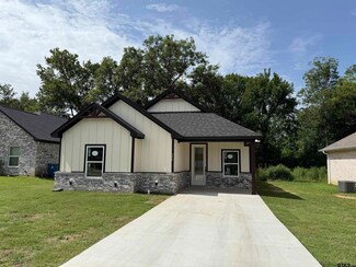 300 S Roden Ln, Gladewater, TX 75647