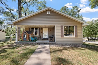 1274 E 35th St, Des Moines, IA 50317