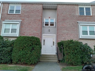 16 Southwind Ln Unit 16, Milford, CT 06460