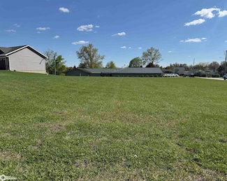 302 304 N Vine St, Le Grand, IA 50142