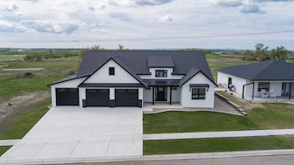 5509 Smette Bend, Bismarck, ND 58504