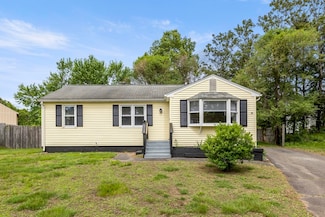 28 Bog Hollow Rd, Springfield, MA 01109