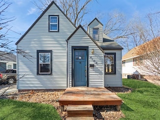 4108 3rd St, Des Moines, IA 50313