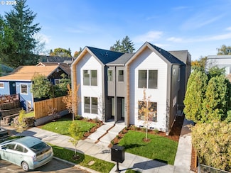 1871 SE Tacoma St Unit 6, Portland, OR 97202