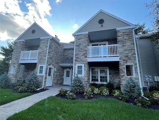1000 Saddle Rock Rd Unit 109, Holbrook, NY 11741