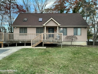 100 Solomon St, Howell, NJ 07731